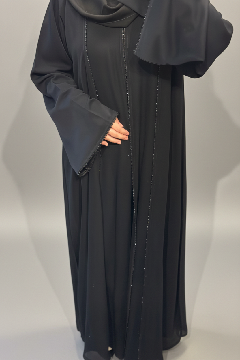 Abaya med Chiffonglager - detaljbild med ren studiobakgrund