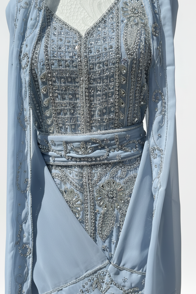 Kaftan detaljbild vit bakgrund