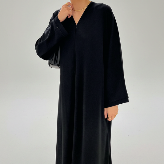 Svart abaya modell